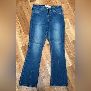 Levi's Women's Flare Jeans in Classic Blue